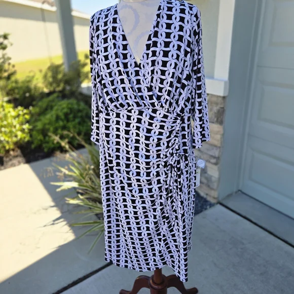London Times NWT Black & White Geo Wrap Dress, Size 18W - Picture 2 of 11
